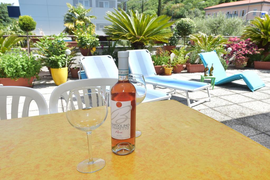 Casa Barcelli Sport & Family Apartments Torbole Sul Garda Exteriör bild